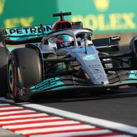 George Russell se estrena en la pole position en Hungría batiendo a Carlos Sainz por 44 milésimas