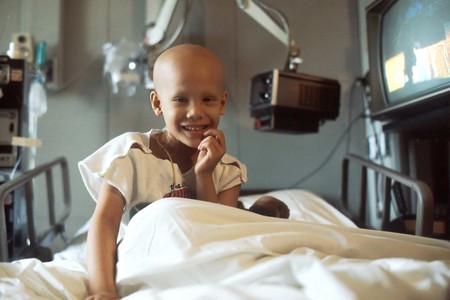 Ralph Lauren colaborará con la Asociación Española Contra el Cáncer, afectada indirectamente por la pandemia del COVID-19