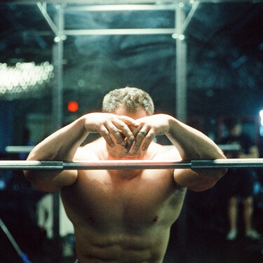No es solo sudor: hay una amenaza invisible en el aire de tu gimnasio que te está jugando en contra, según los expertos