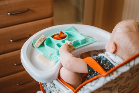 Baby-Led Weaning y miedo al atragantamiento: ¿tienen más riesgo los bebés que comen en trozos que los que comen triturados?
