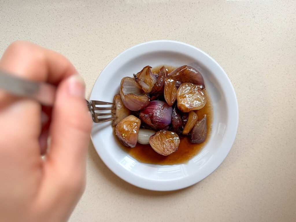 Chalotas caramelizadas, una guarnición atractiva para dar un toque especial a tus comidas