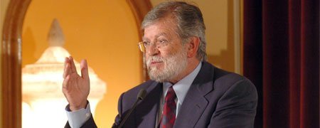 Rodríguez Ibarra: "Apostar por el software libre podía haber evitado la congelación de las pensiones"