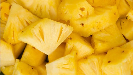 Ni arriba del refri, ni sobre la mesa: este es el mejor lugar para guardar la piña y que no se eche a perder