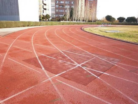 Respuesta a la adivinanza: la pista de atletismo es la opción menos lesiva para salir a correr