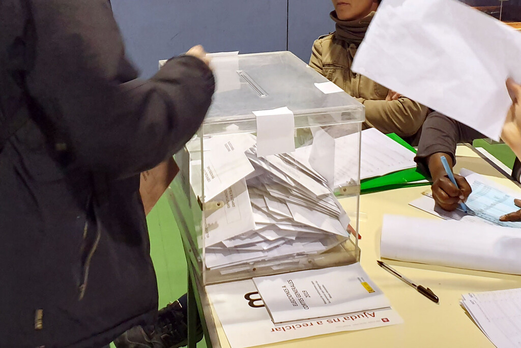 Marcha atrás en el uso de MiDNI al ir a votar: el DNI digital ya no es un documento válido para las elecciones