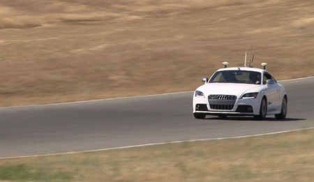 El Audi TT autónomo nos hace pensar en la posibilidad de ver carreras de este tipo de coches en un futuro