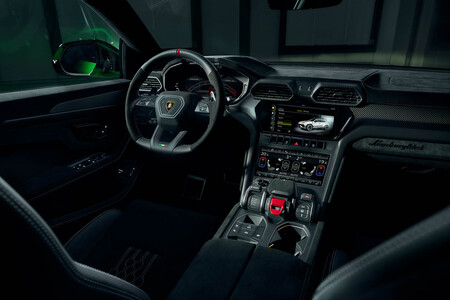 Lamborghini Urus Performante interior
