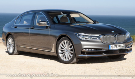 Al volante del nuevo BMW Serie 7: jaque mate en lujo y tecnología