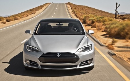 Consumer Reports entrona al Tesla Model S