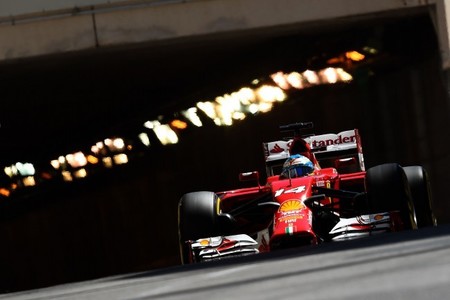 La salida acaba con los sueños de podio de Fernando Alonso