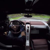 El Infierno en un caballo del Apocalipsis o un Carrera GT en el Nürburgring