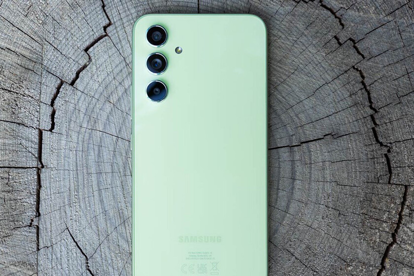 https://www.compradiccion.com/moviles-y-smartphones/rey-gama-media-samsung-esta-a-precio-movil-xiaomi-barato-aprovecha-esta-oferta-flash
