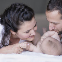 Crecer en un hogar bilingüe ayuda a mejorar la atención de los niños desde muy temprana edad 