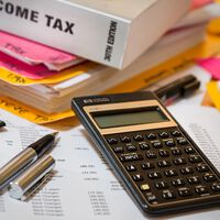 Cual es el calendario y qué autónomos están obligados a hacer la declaración de la renta del ejercicio 2022 