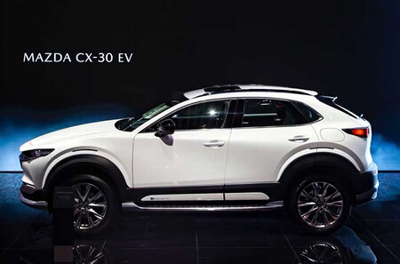 El Mazda CX-30 se transforma en SUV eléctrico para China: 143 hp y hasta 400 km por carga