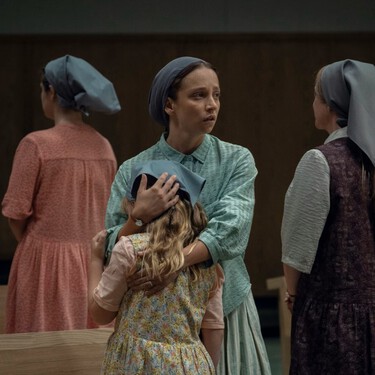 Las seis mejores miniseries para ver del tirón en un mayo de "aguas mil", y no perder tiempo buscando 