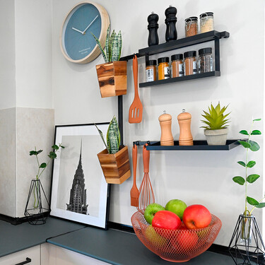 Barata, robusta y discreta: así es la estantería para condimentos de Leroy Merlin que además suma en decoración