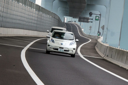 Nissan Leaf Piloted Drive 1.0 concept: otro que se suma a la conducción autónoma
