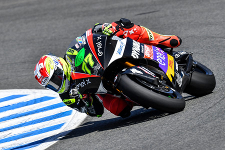 Dominique Aegerter domina en el caos de MotoE y Jordi Torres logra su primer podio en las motos eléctricas