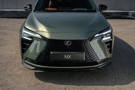 Lexus NX 2026 frontal