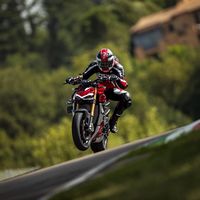 Huele a Streetfighter V2: Ducati ya piensa en una moto menos salvaje que la Streetfighter V4