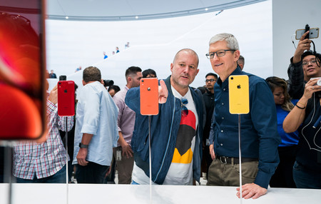 Tim Cook Jonathan Ive 2018