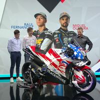 Los norteamericanos toman el control del RNF: Ahora se llama Trackhouse-Aprilia, y su moto tiene estilo yanqui