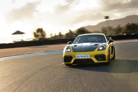 Porsche 718 Cayman GT4 RS