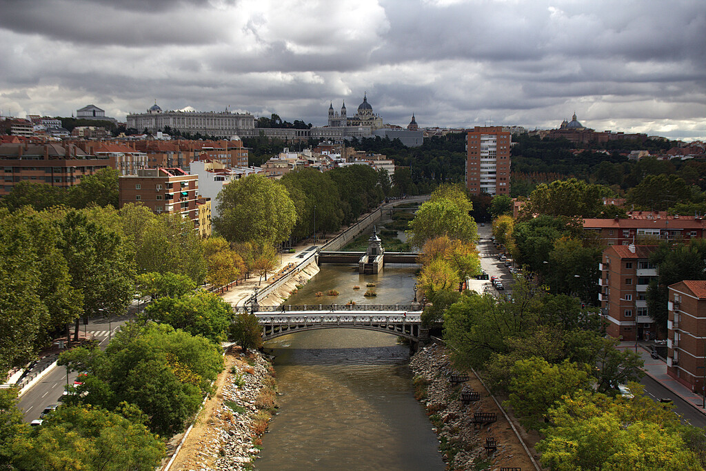 Tienes un gran jardín, paga más por el agua: Madrid quiere revisar sus tarifas para evitar 