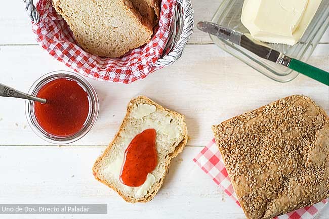 Pan de espelta y soja, receta de pan casero para el desayuno