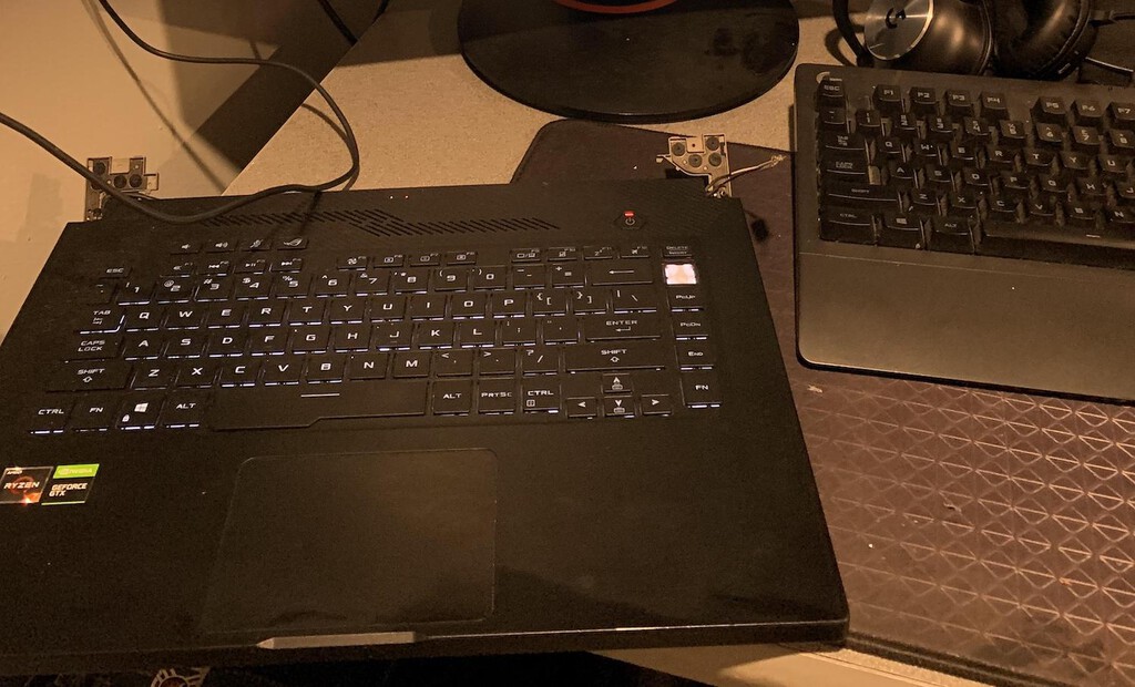 Consigue un portátil gaming de 1.500€ por 56 euros tras una compra arriesgada