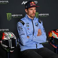 Álex Márquez tiene una fractura en una vértebra, se ha roto la clavícula y tendrá que pasar por el quirófano 