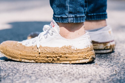 ¿Podemos meter las zapatillas en la lavadora? Te contamos como tener tus deportivas siempre limpias sin dañarlas