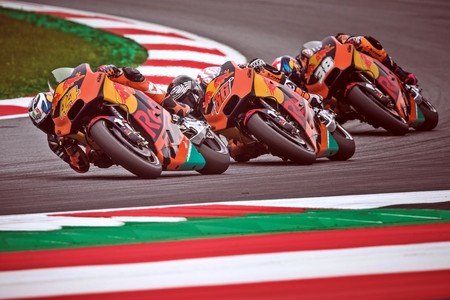KTM despeja las dudas sobre su equipo de MotoGP: Smith se queda, Kallio seguirá en el banquillo