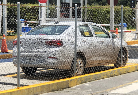 ¡Espiado! El Chevrolet Onix ya rueda en México: el futuro rival de KIA Rio