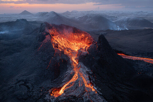 vulcão em erupção