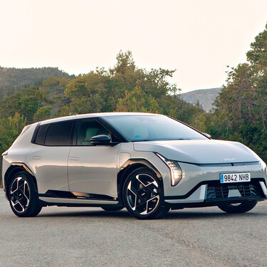 He probado el Kia EV4 y tengo claro que 542 km de autonomía real valen más en el día a día que un chasis afilado