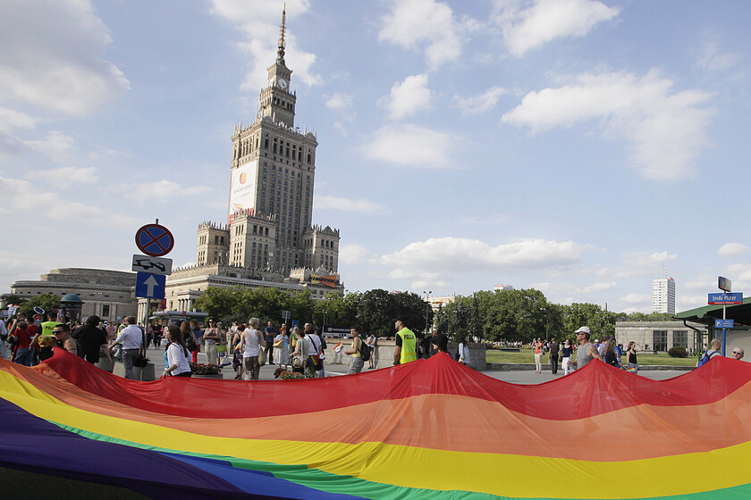 Polonia lleva años creando zonas "LGTBQ-free" en sus ciudades ... - Xataka
