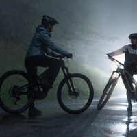 Decathlon rebaja en su outlet la mejor bicicleta eléctrica para enamorados de la montaña: precio increíble para una gran autonomía  