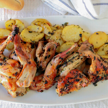 Conejo al horno, la receta ligera de carne asada más sencilla y con todo el sabor