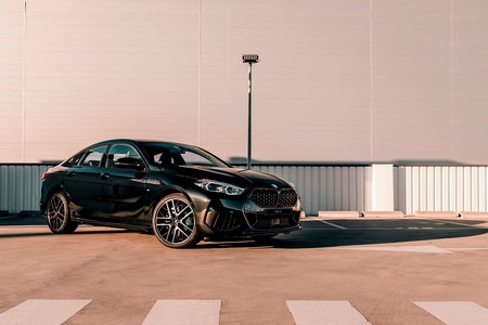 El BMW Serie 2 Gran Coupé Black Shadow lo apuesta todo al negro para ganar agresividad, desde 37.675 euros