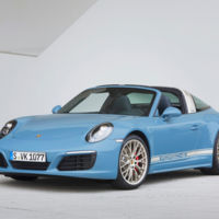 Este Porsche 911 Targa de Porsche Exclusive no es para la policía italiana, a pesar de su decoración