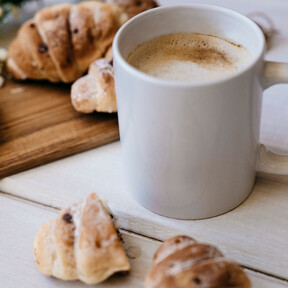 Esta cafetera de cápsulas es perfecta para desayunos rápidos, pero deliciosos, y está rebajada a precio mínimo