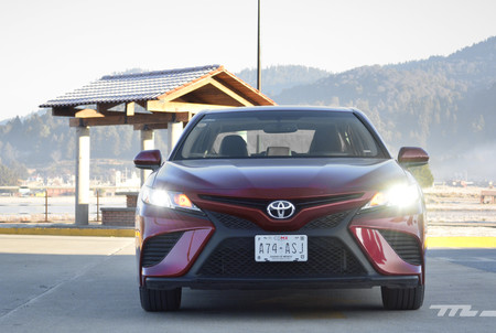 Toyota Camry 2018 5