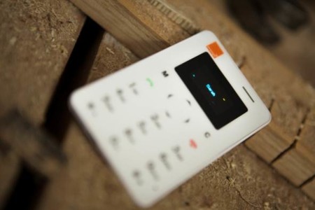 Card Phone, el teléfono secundario de Orange del tamaño de una tarjeta de crédito