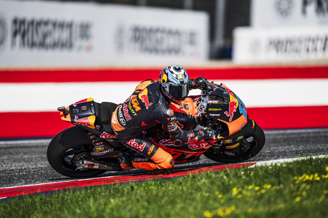 Celestino Vietti le da una alegría a KTM en casa y Sergio García desperdicia una bola de partido en Austria 