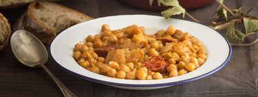 Callos con garbanzos, a la gallega: una receta contundente, perfecta para el frío