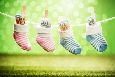 ¿Vas a tener un hijo en 2019? Estas son las ayudas estatales por hijo que ofrece el Gobierno