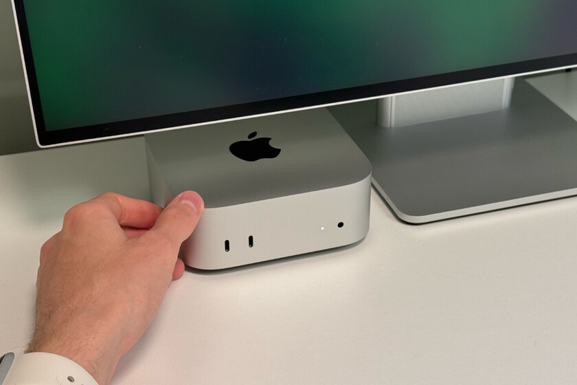 Apple tiene un problema por culpa de la IA. Uno de los Mac más baratos ha pagado el pato (o más bien, lo pagaremos nosotros)