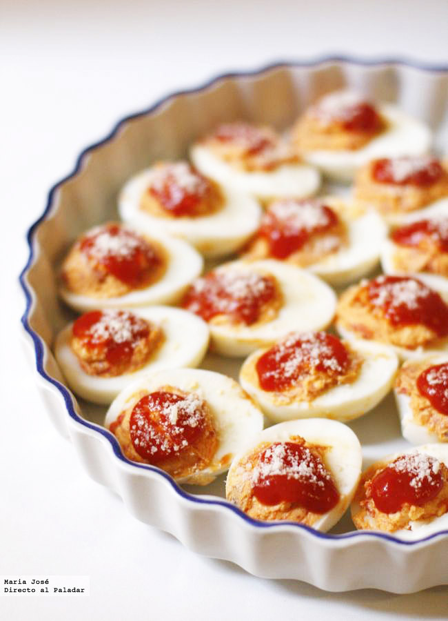 Huevos gratinados con piquillo y anchoa, la receta que es siempre bienvenida